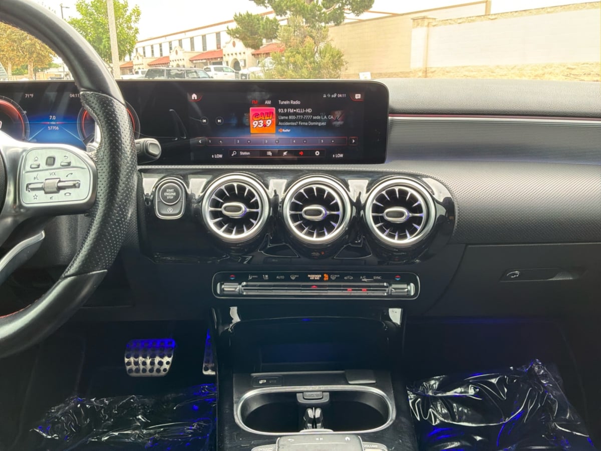Mercedes-Benz A 220 photo 15