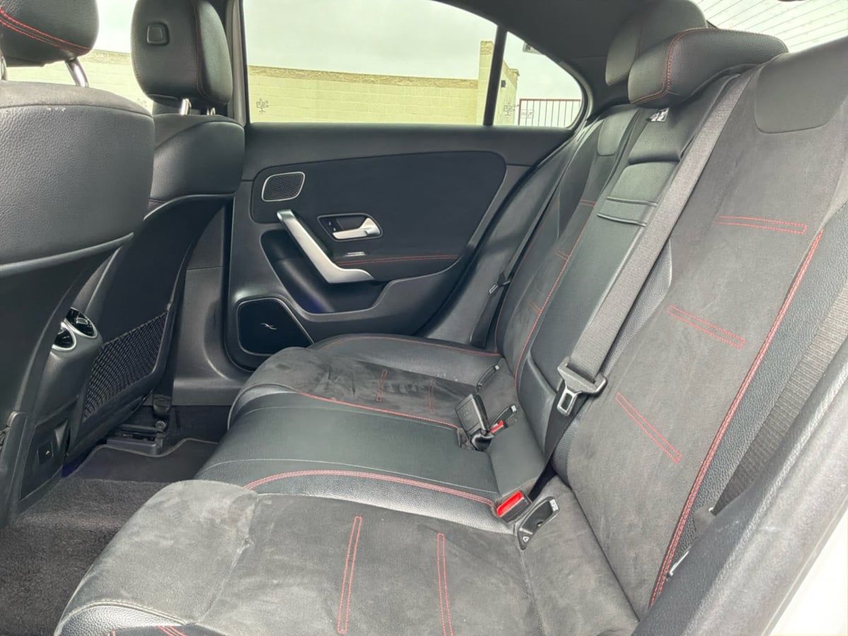 Mercedes-Benz A 220 photo 20