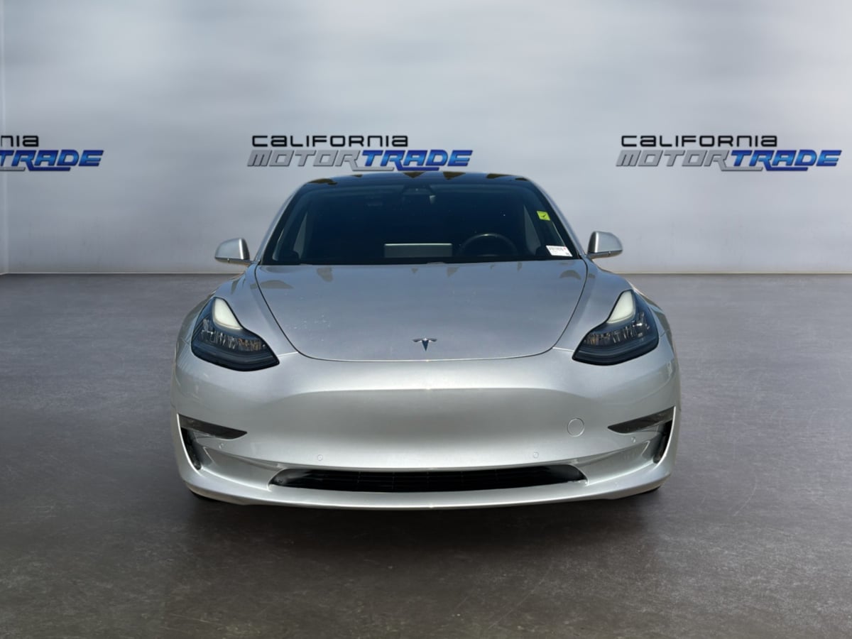 Tesla Model 3 photo 2