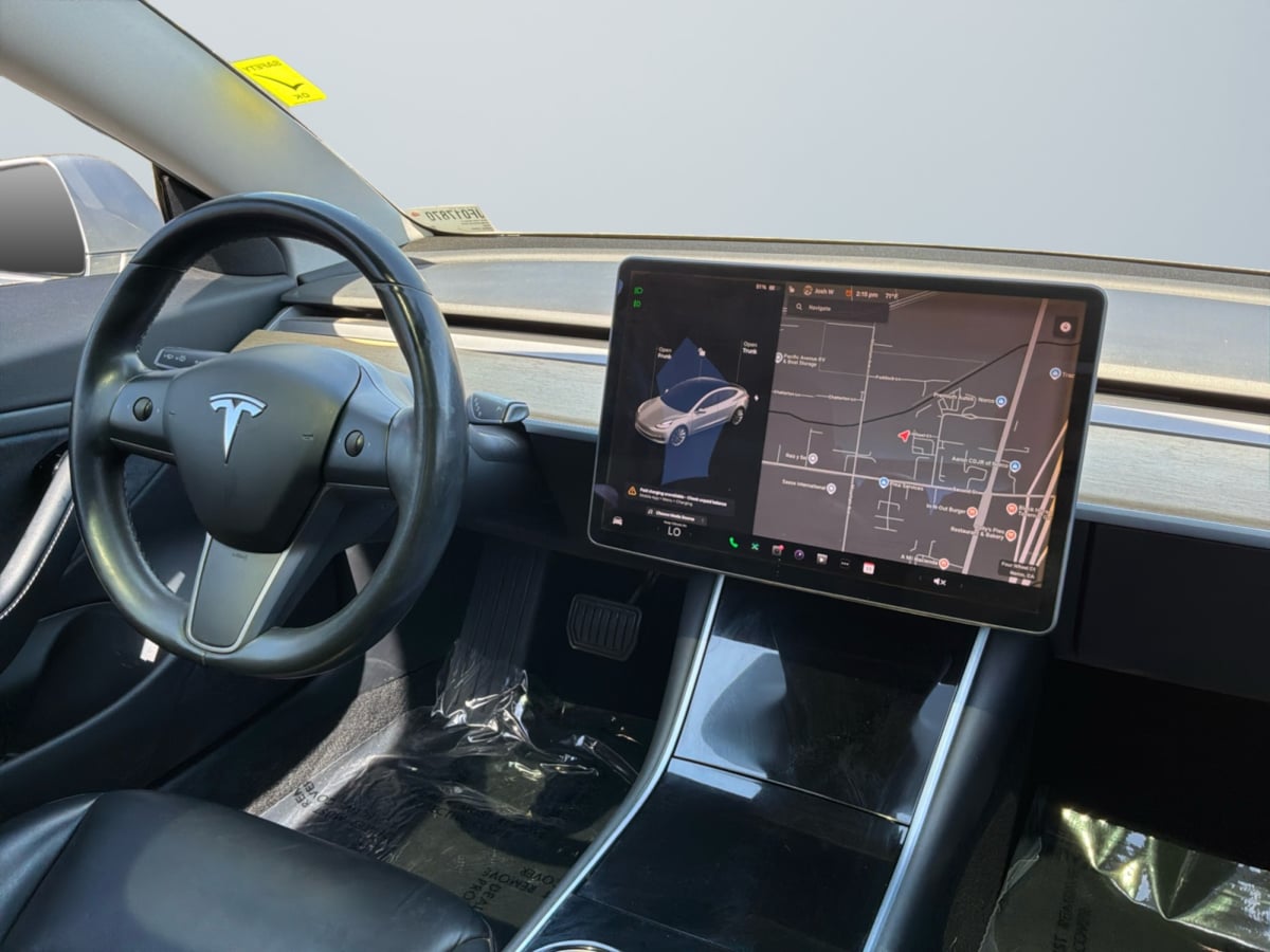 Tesla Model 3 photo 14