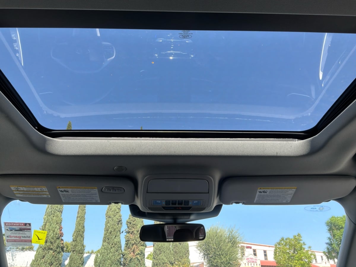 Ford Explorer photo 16
