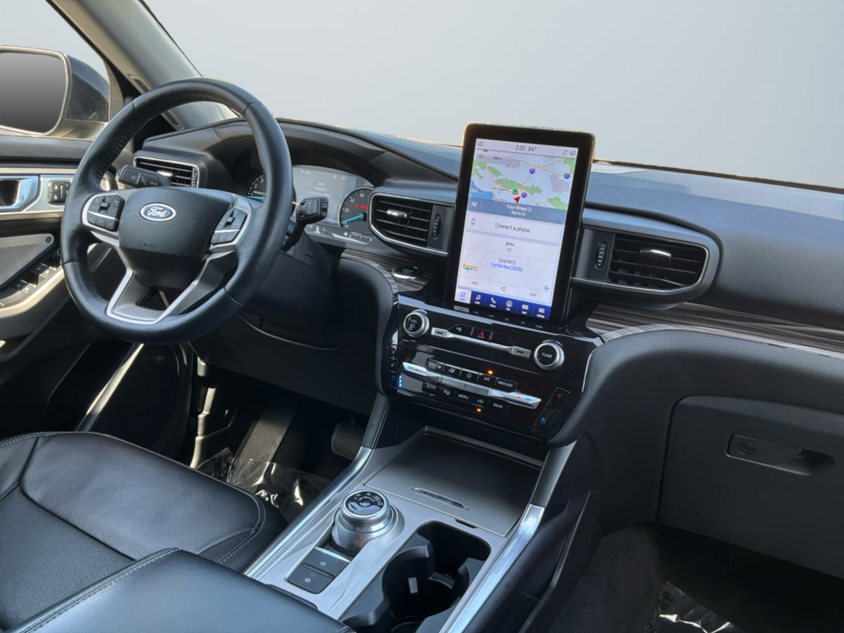 Ford Explorer photo 14