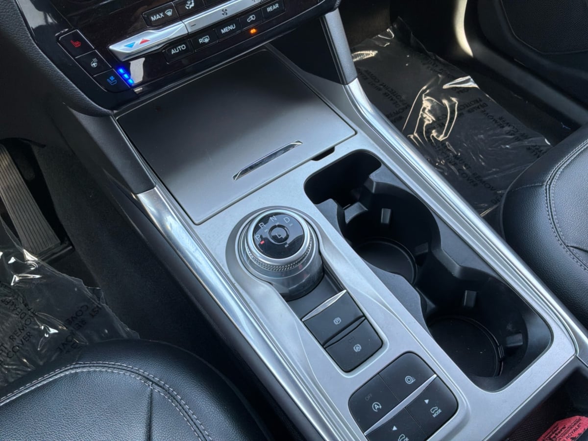 Ford Explorer photo 17
