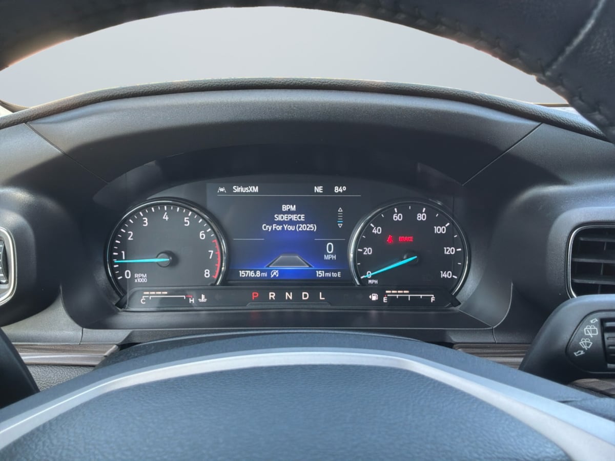Ford Explorer photo 12