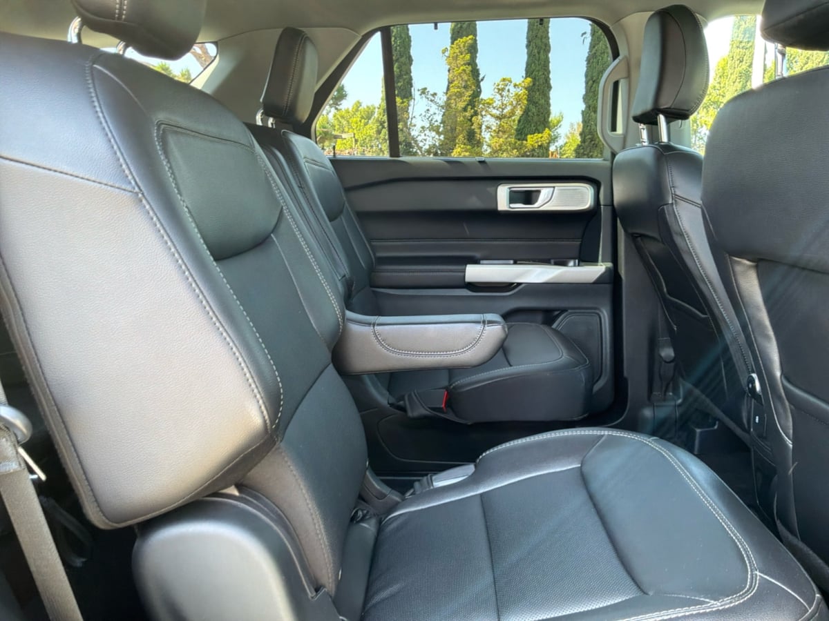 Ford Explorer photo 21