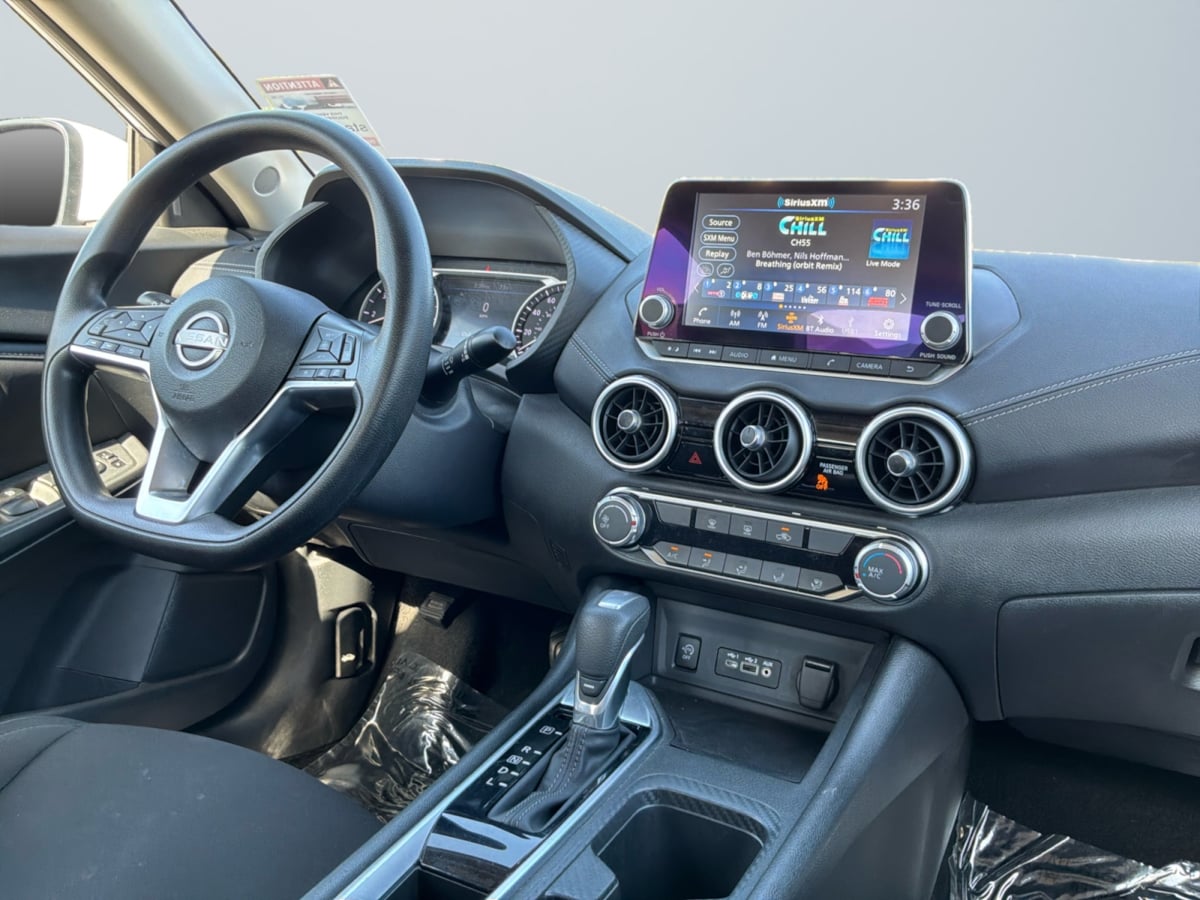 Nissan Sentra photo 14