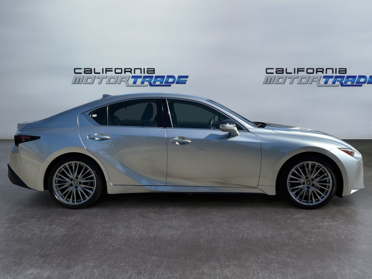 Lexus IS photo 4