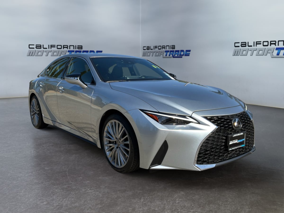 Lexus IS photo 3