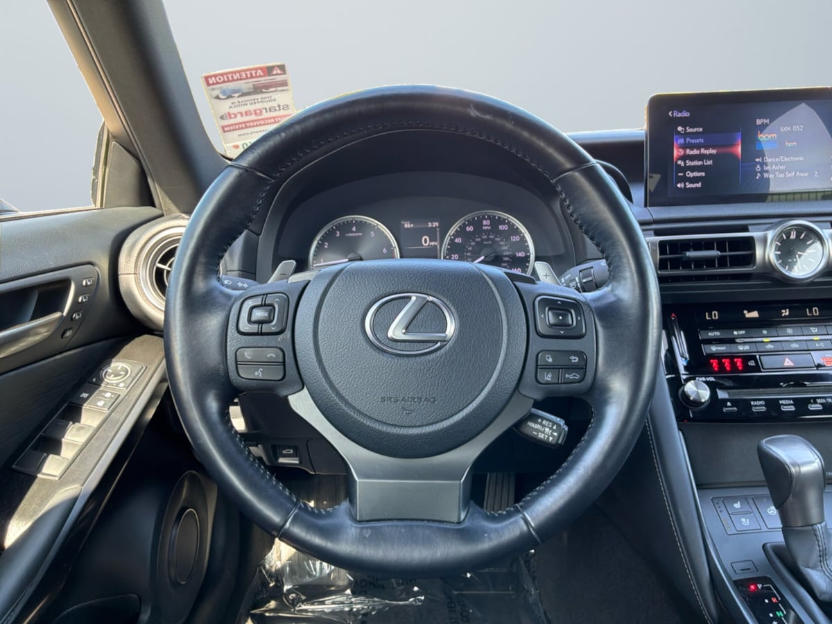 Lexus IS photo 11