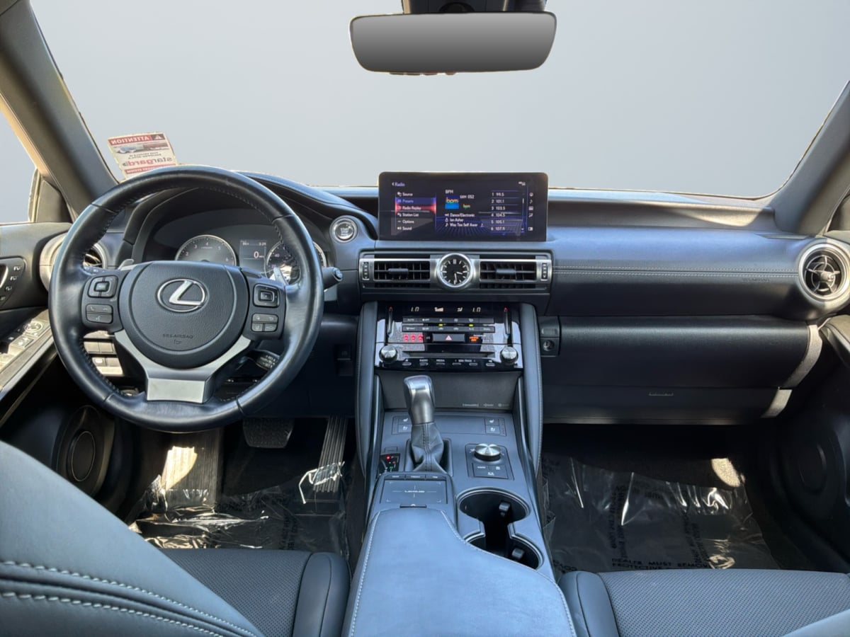 Lexus IS photo 10