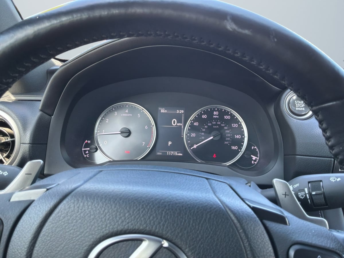 Lexus IS photo 12