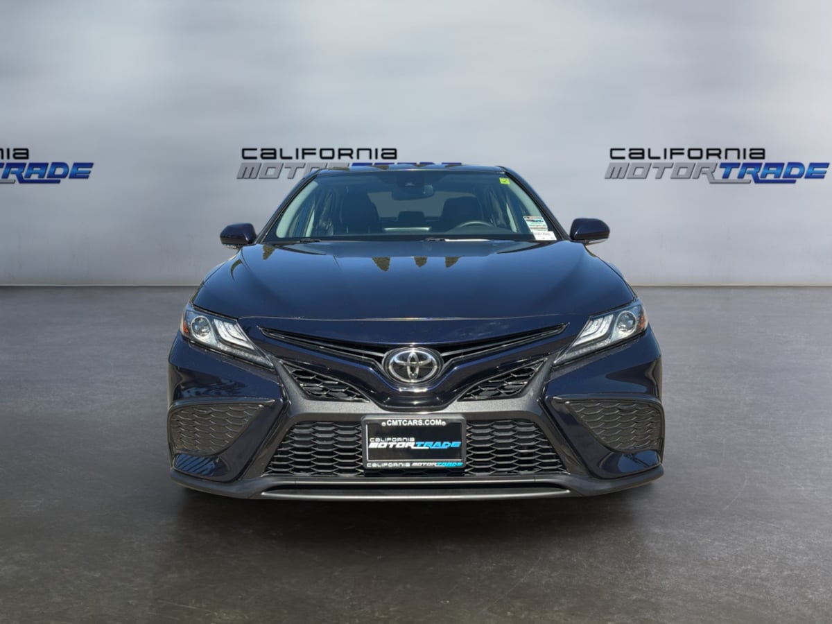 Toyota Camry photo 2