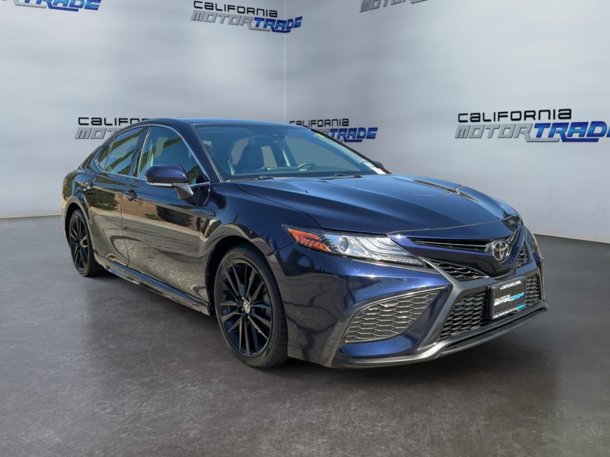 Toyota Camry photo 3