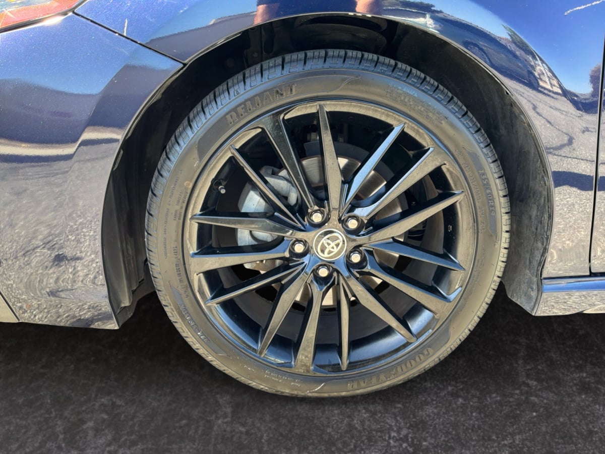 Toyota Camry photo 9