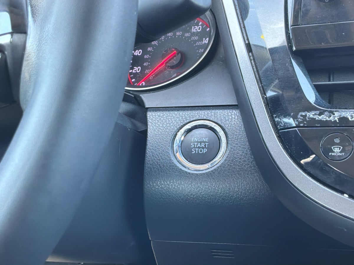 Toyota Camry photo 17