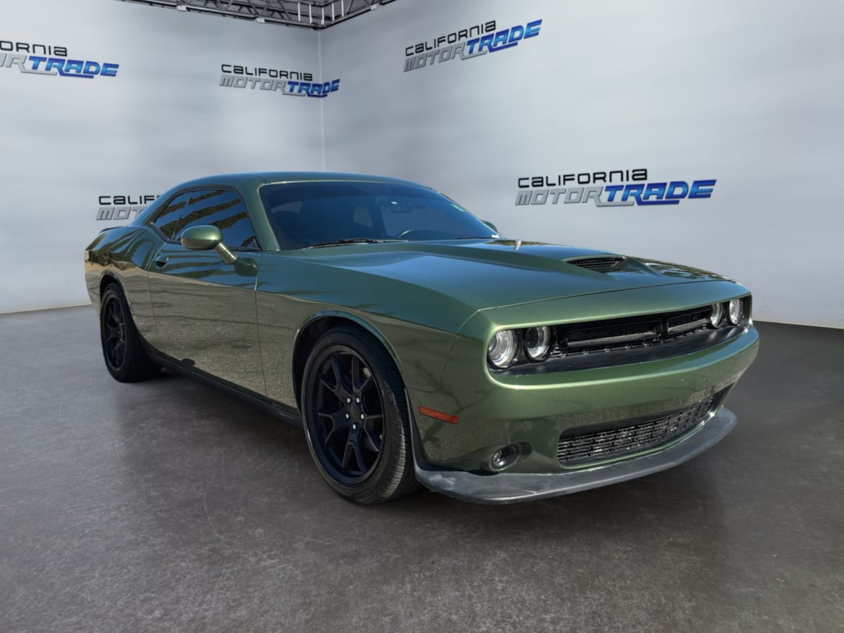 Dodge Challenger photo 3