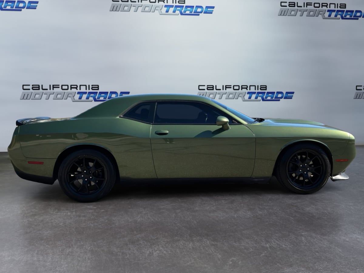 Dodge Challenger photo 4