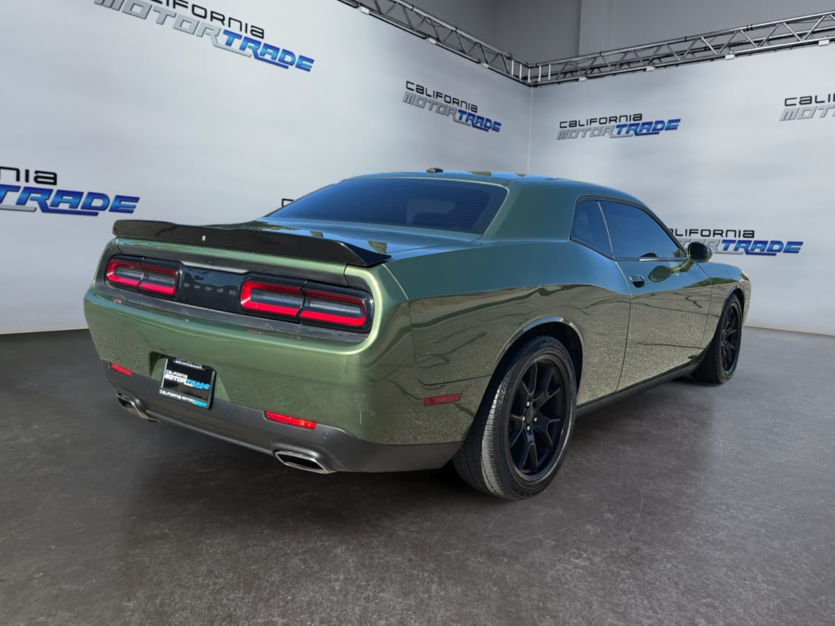 Dodge Challenger photo 5