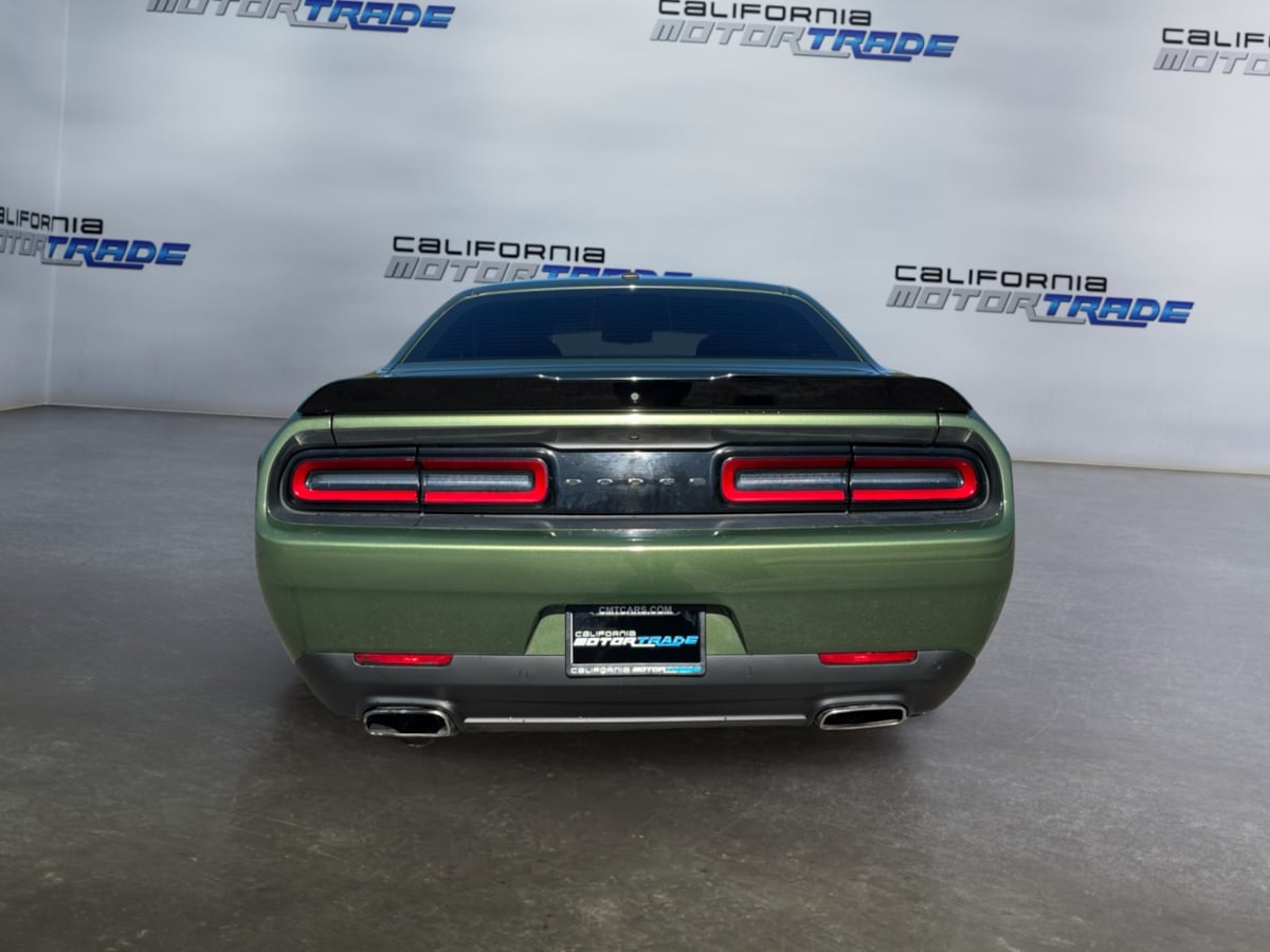 Dodge Challenger photo 6