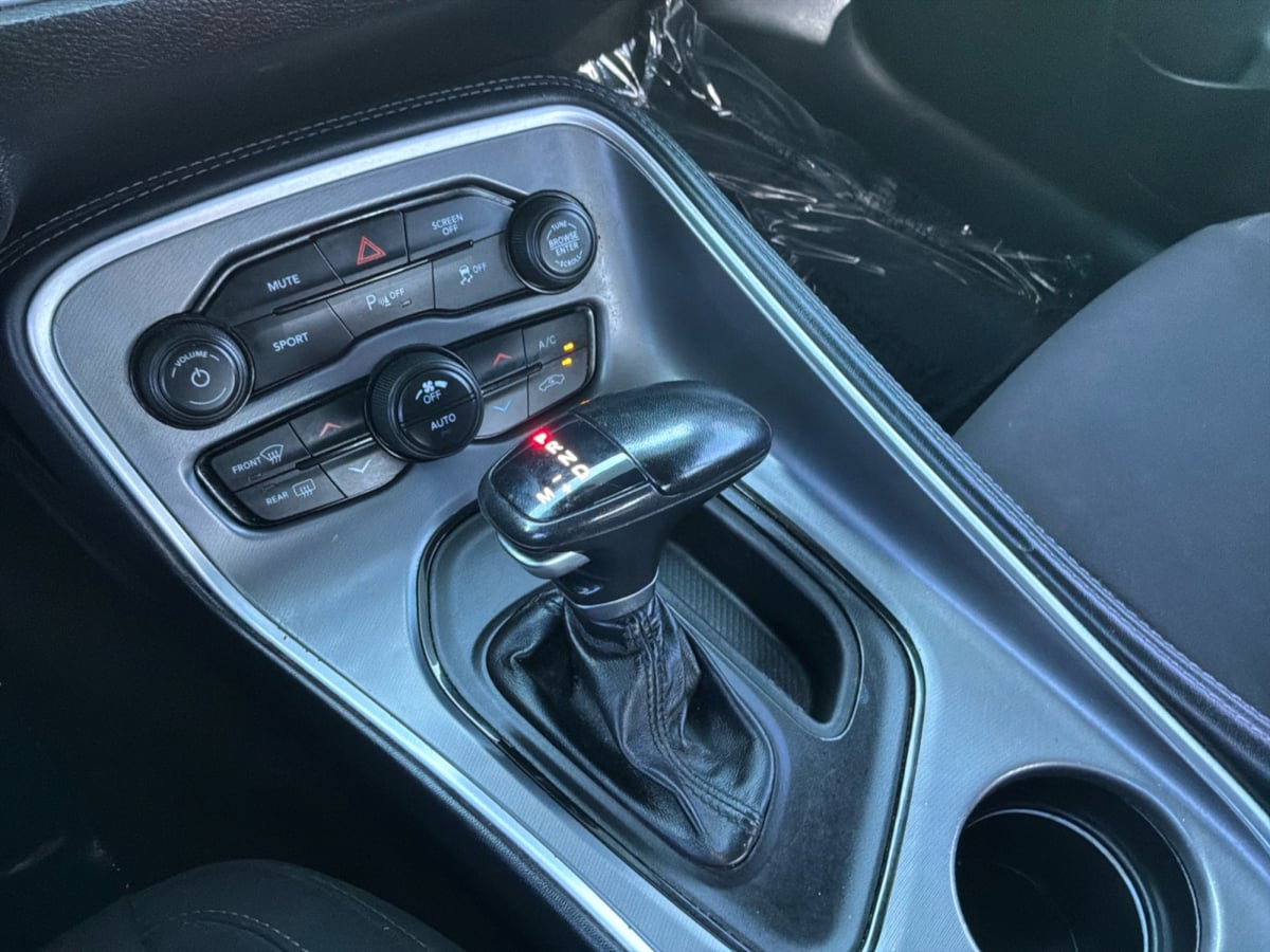 Dodge Challenger photo 16