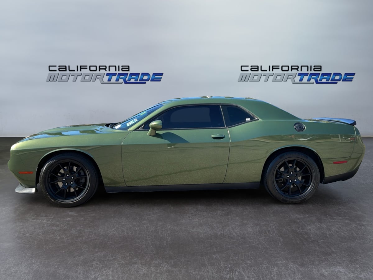 Dodge Challenger photo 8