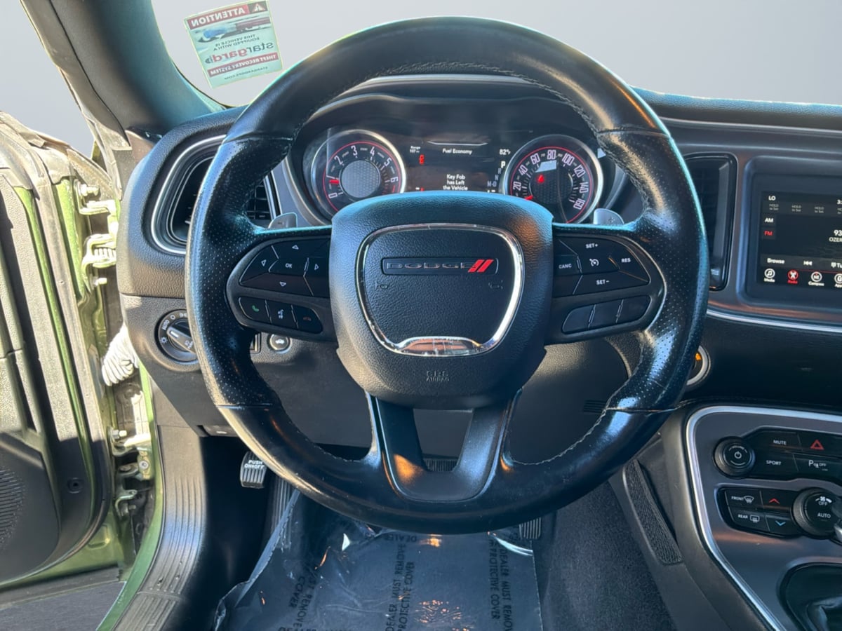 Dodge Challenger photo 11
