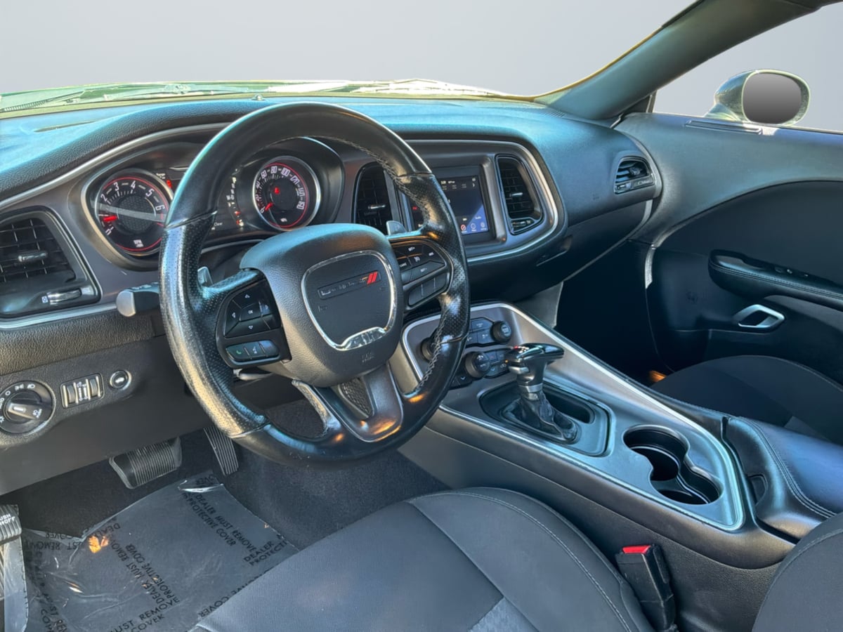 Dodge Challenger photo 10