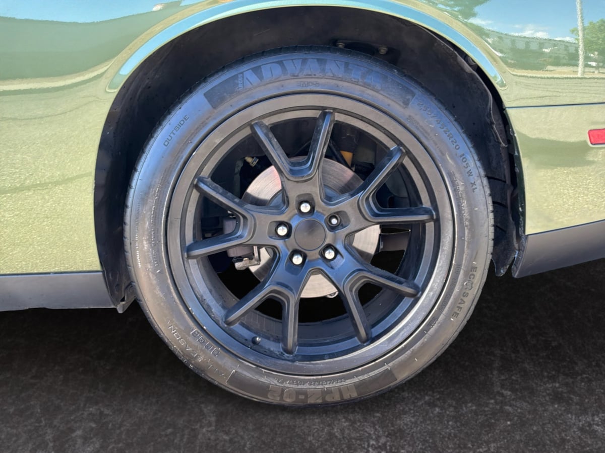 Dodge Challenger photo 9