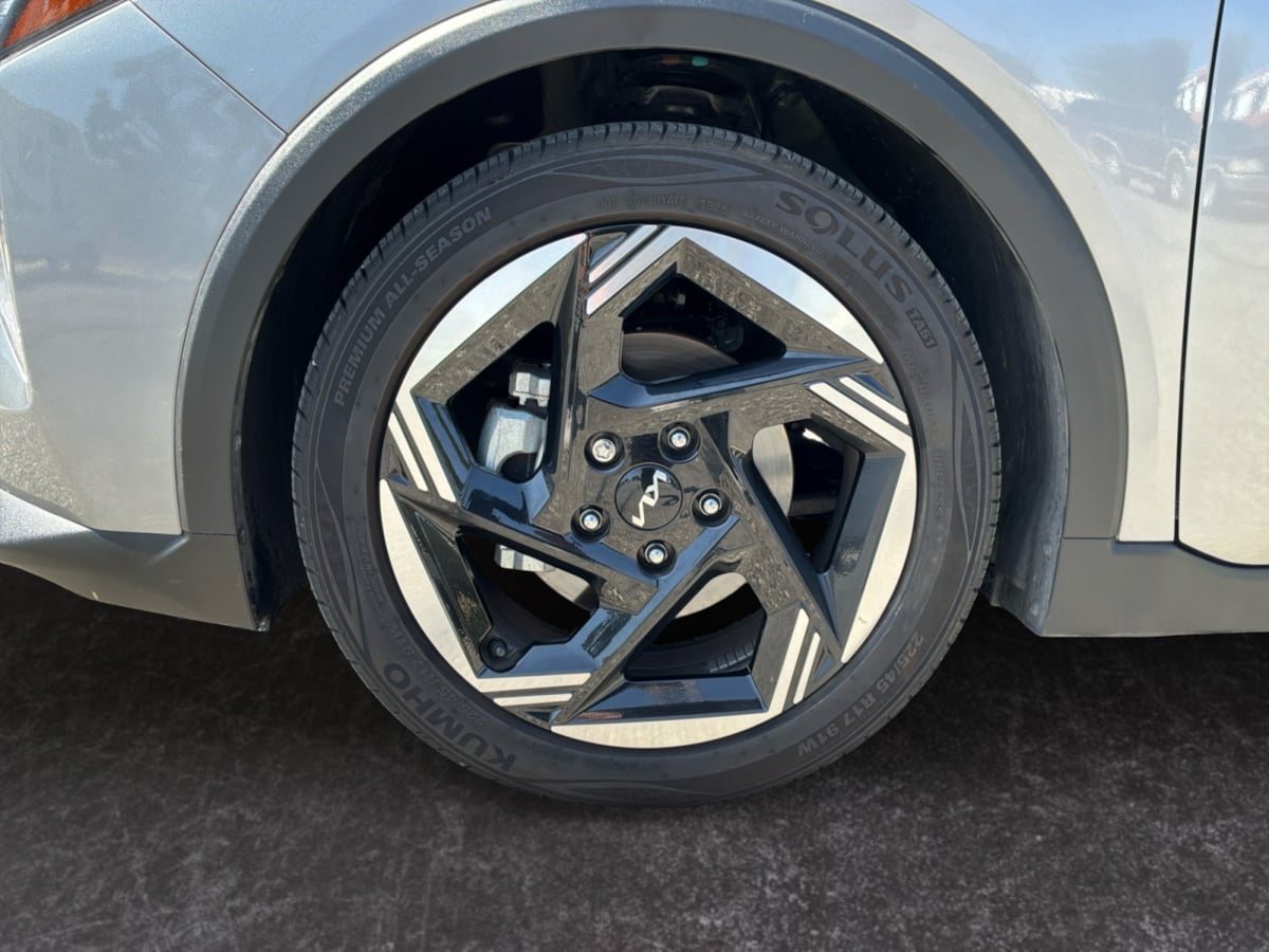 Kia K4 photo 9