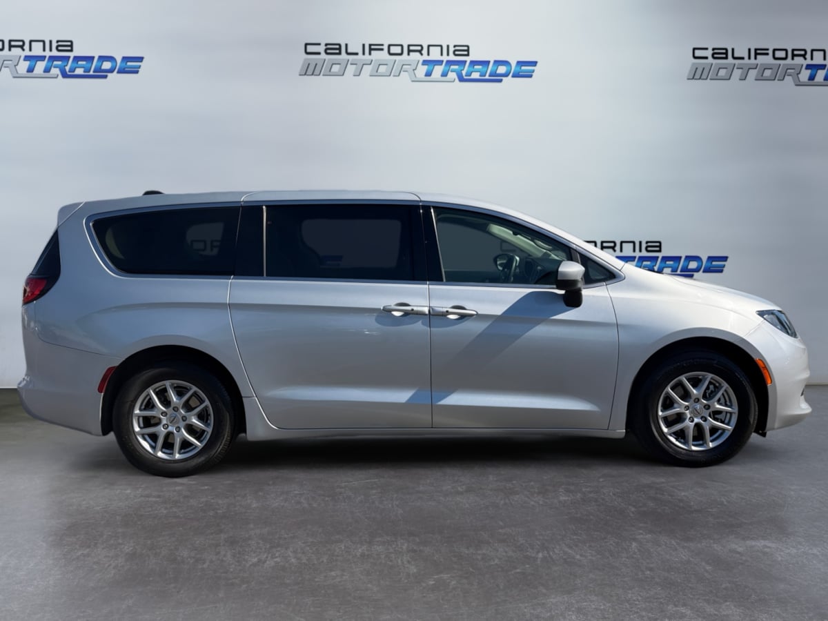Chrysler Voyager photo 4