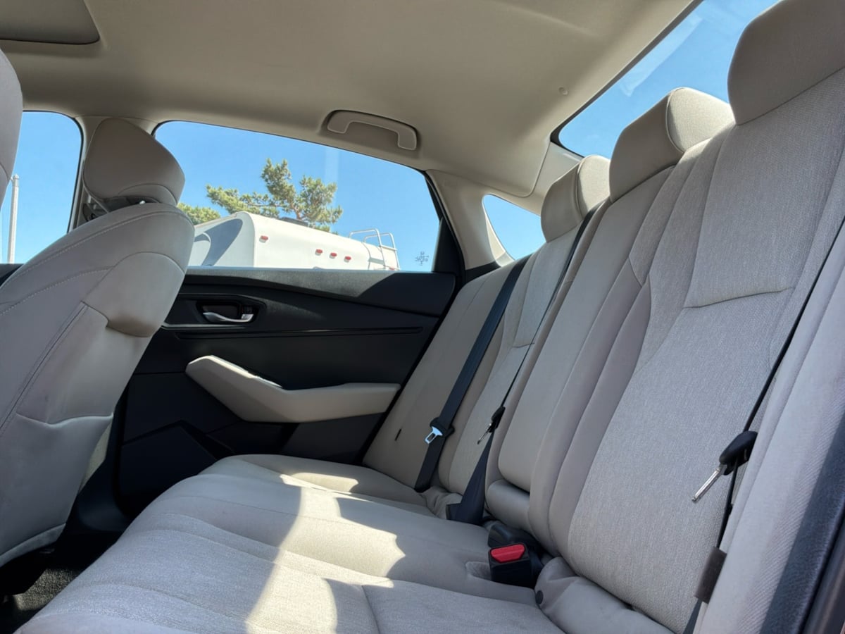 Honda Accord photo 20