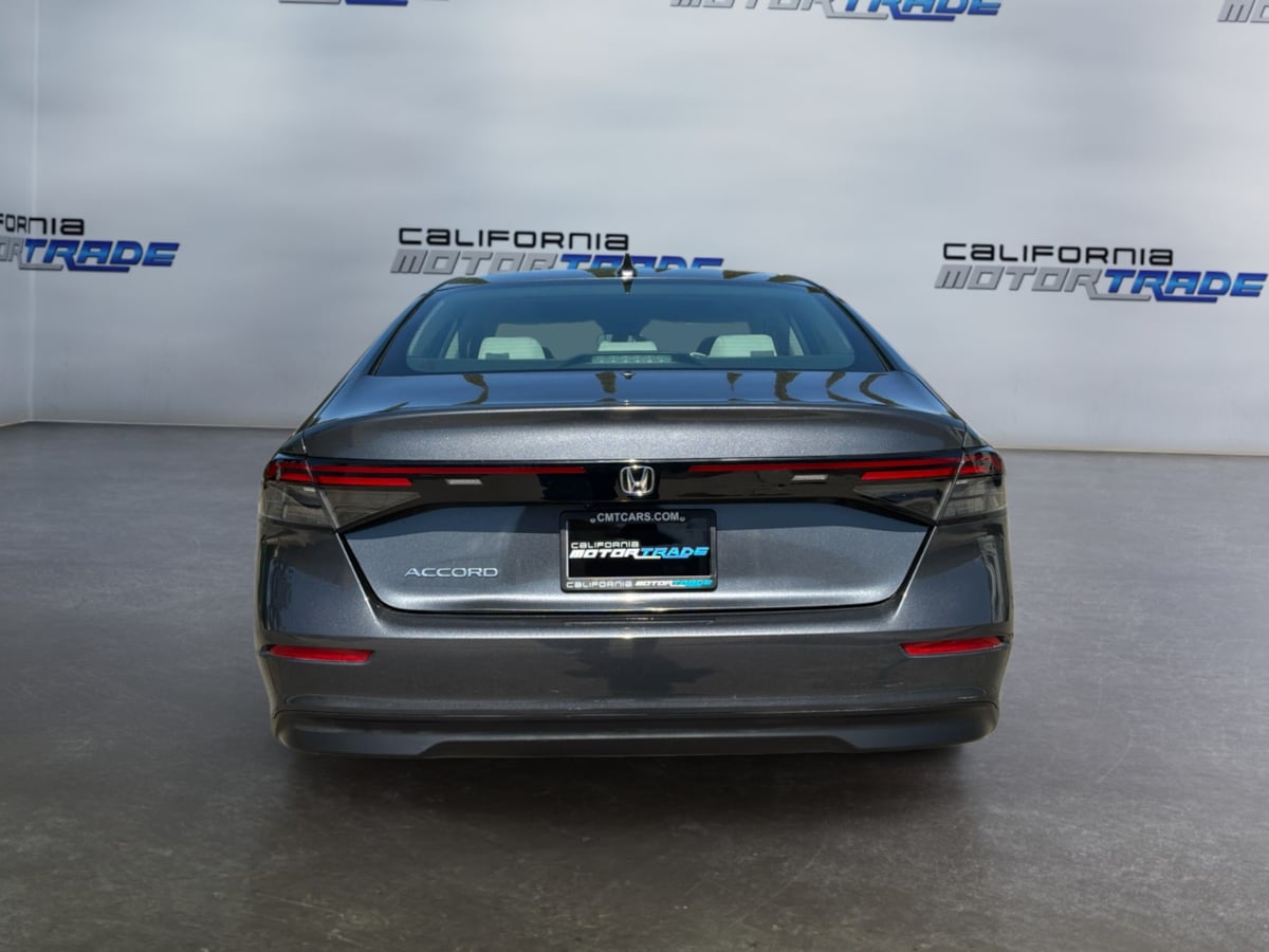 Honda Accord photo 6