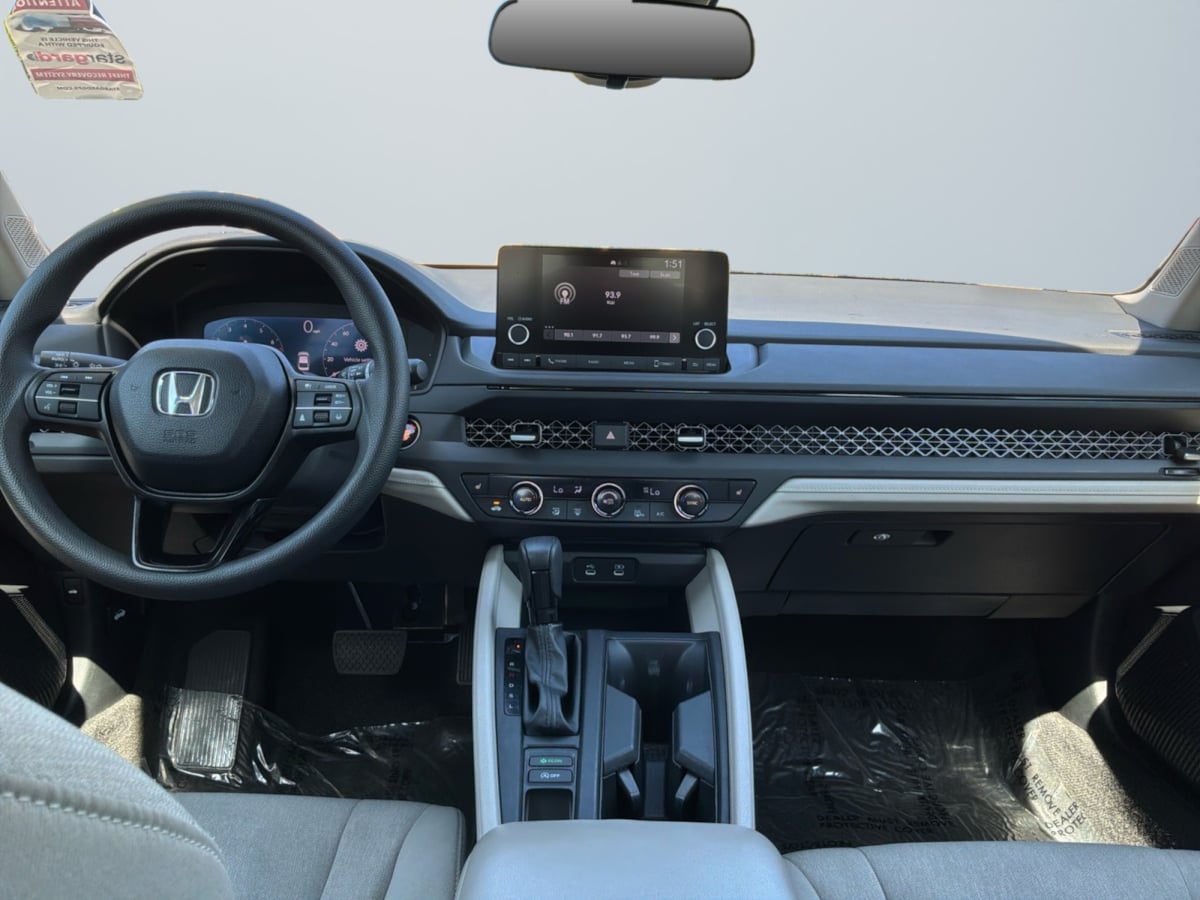 Honda Accord photo 10