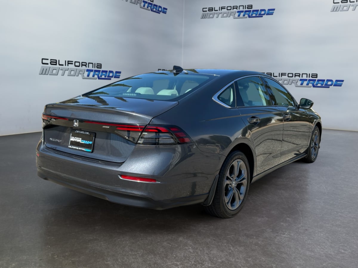 Honda Accord photo 5