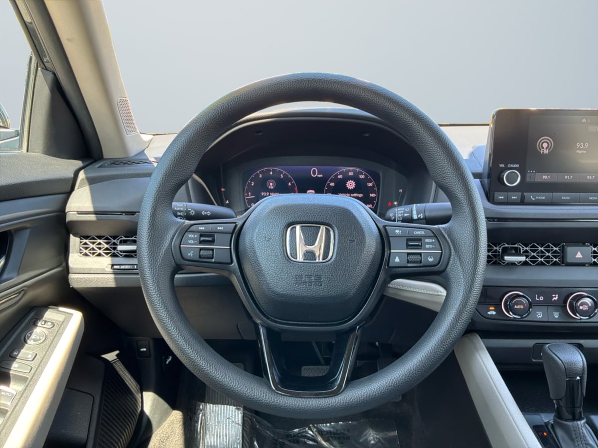 Honda Accord photo 11