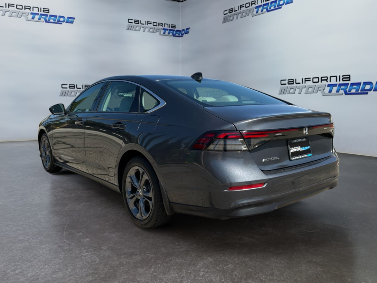 Honda Accord photo 7