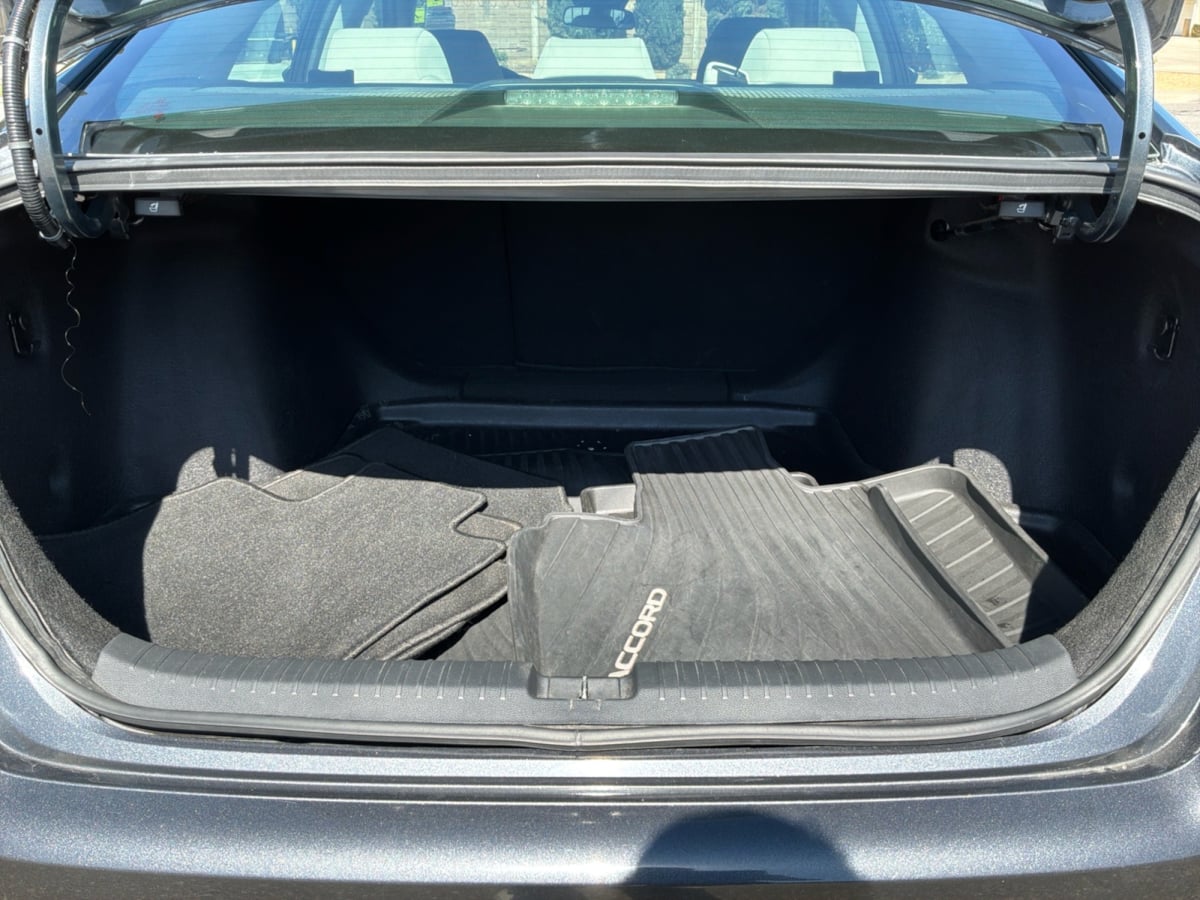 Honda Accord photo 23