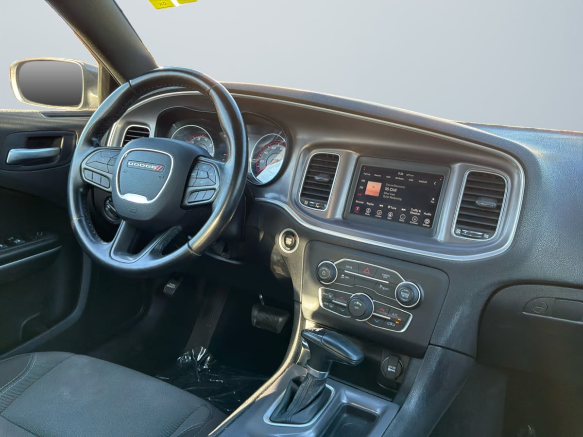 Dodge Charger photo 14