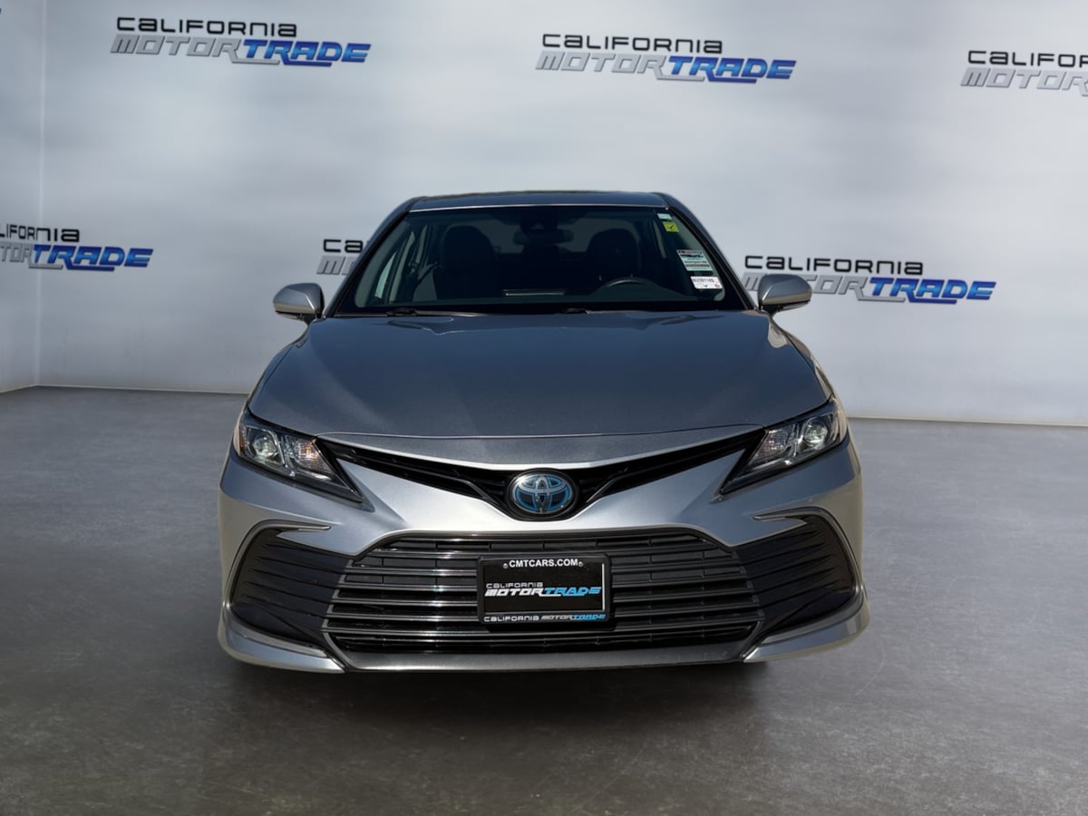 Toyota Camry photo 2