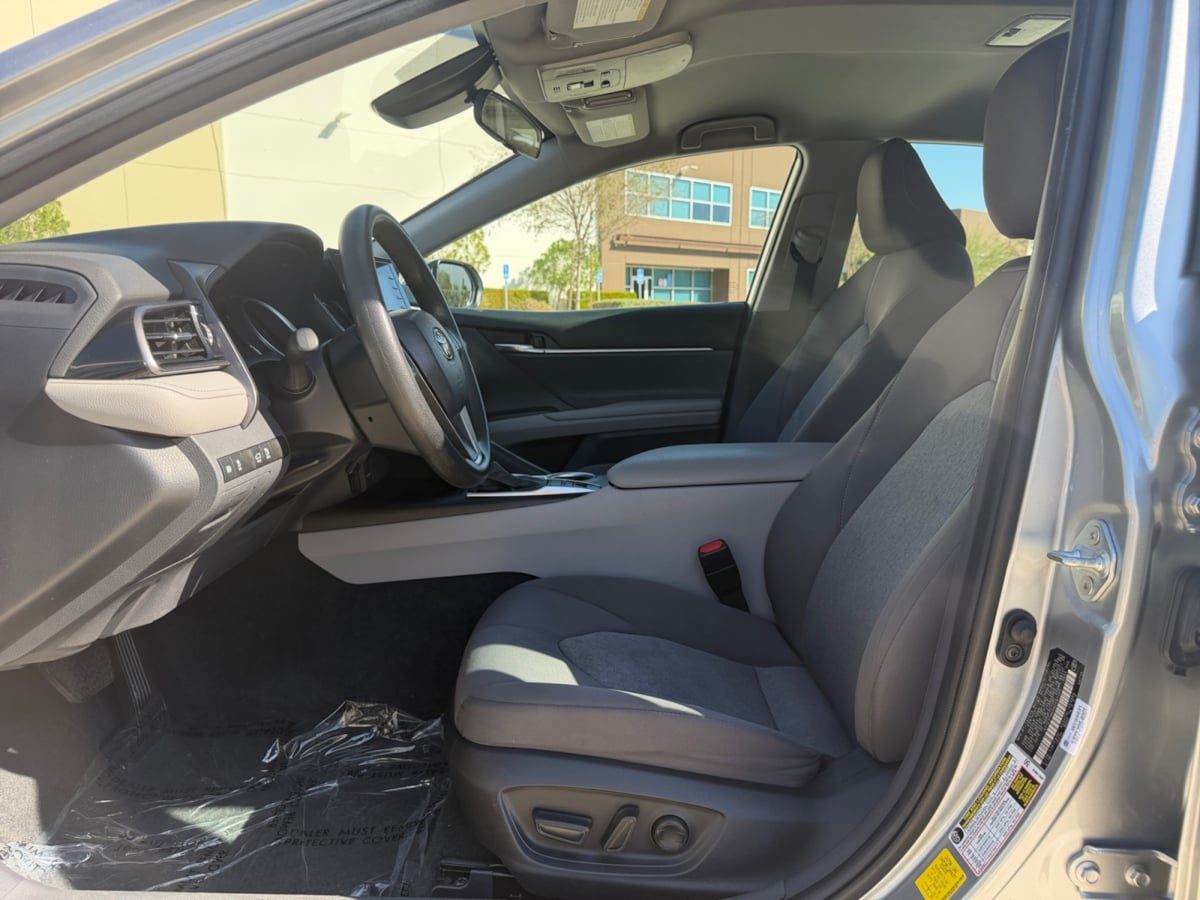 Toyota Camry photo 18