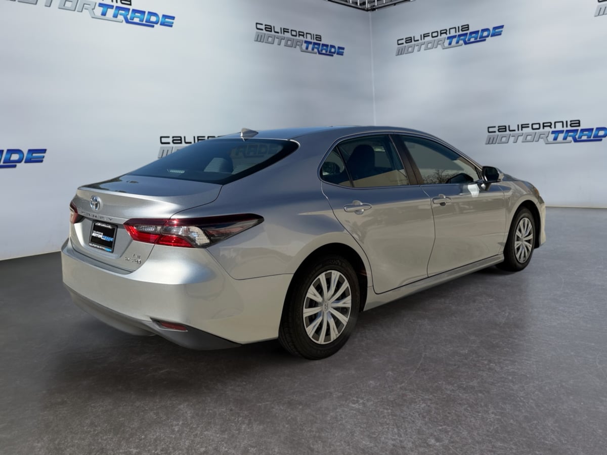 Toyota Camry photo 5