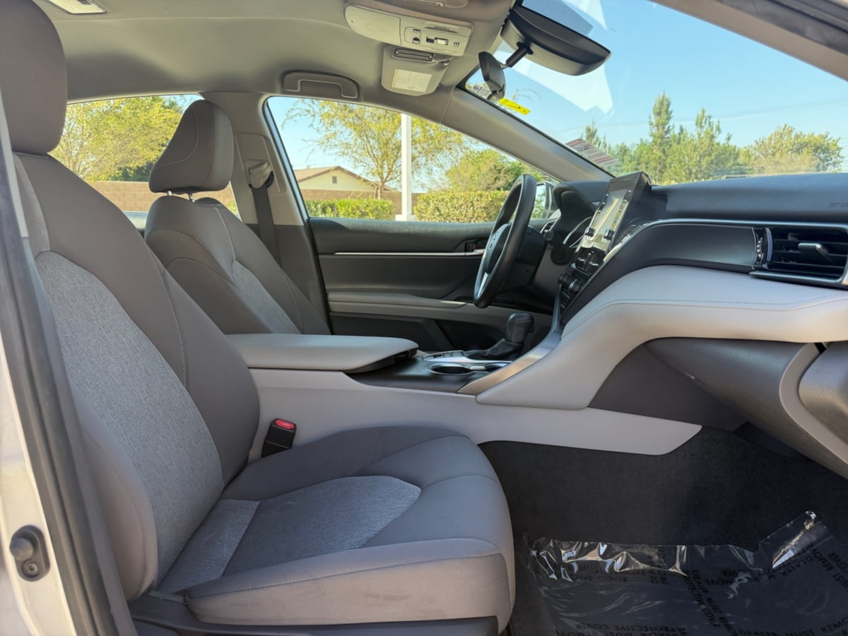 Toyota Camry photo 21