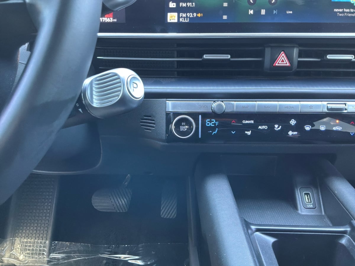 Hyundai Ioniq 6 photo 17