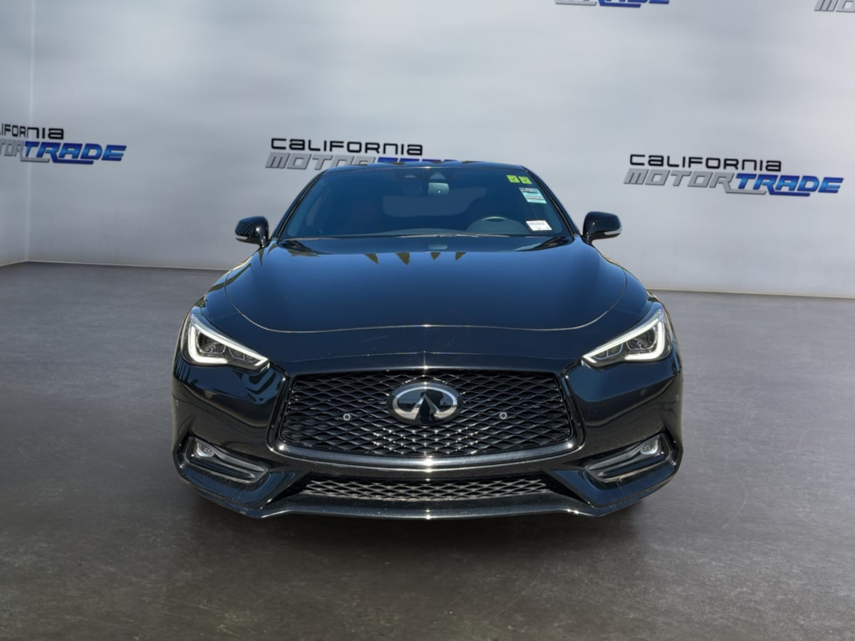 Infiniti Q60 photo 2