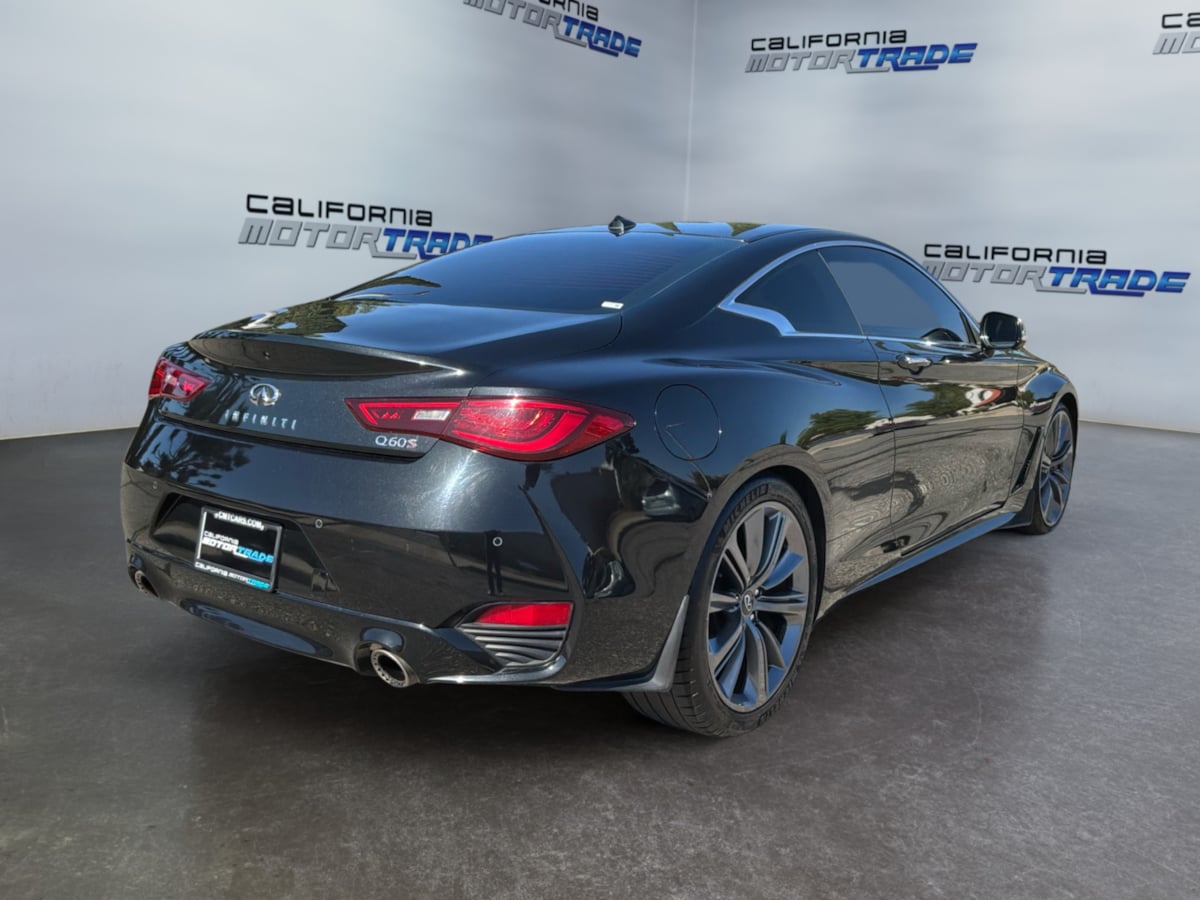 Infiniti Q60 photo 5