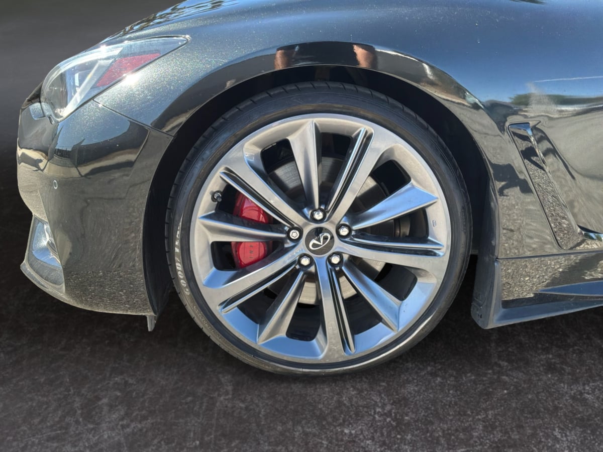 Infiniti Q60 photo 9