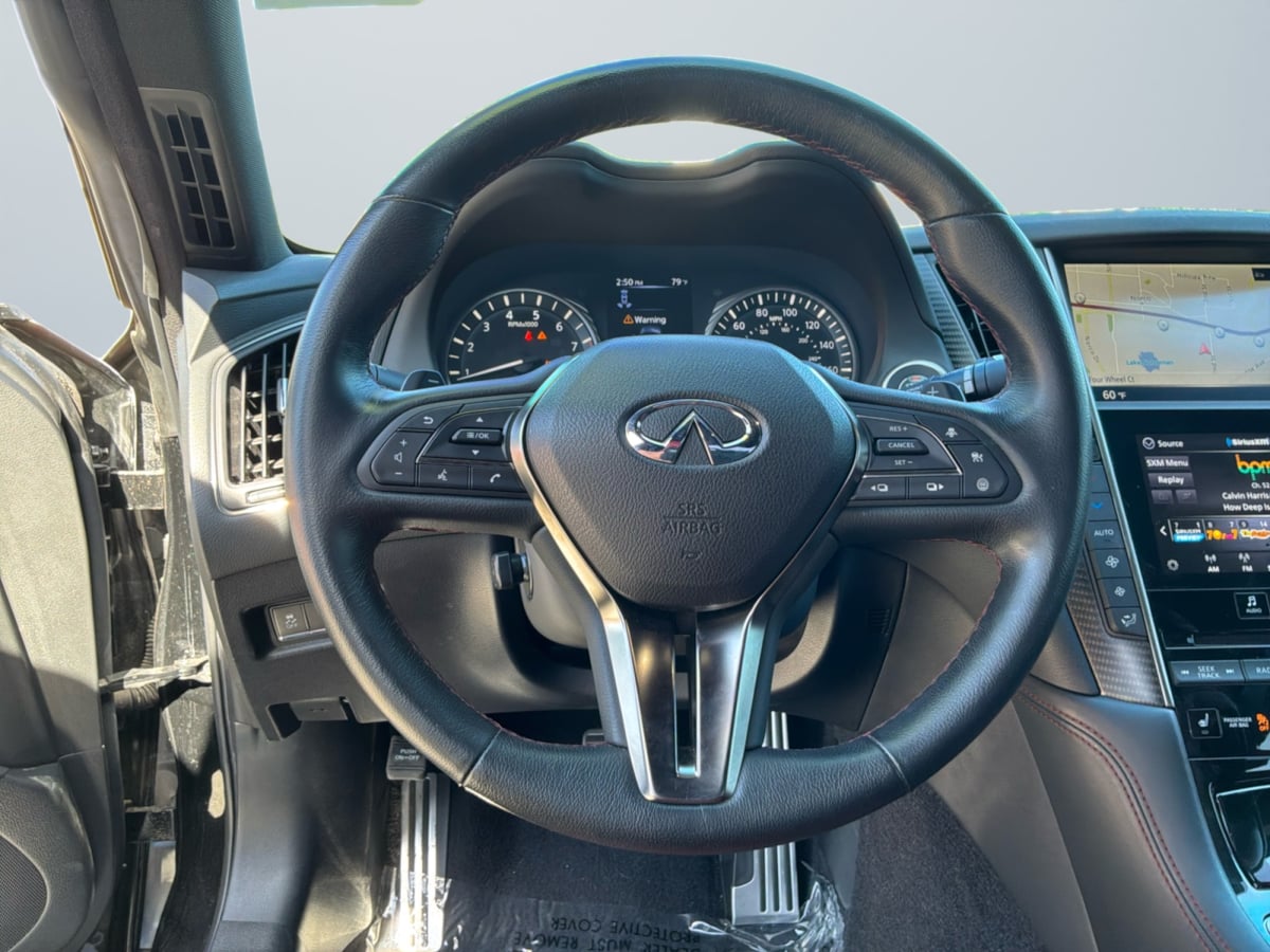 Infiniti Q60 photo 11