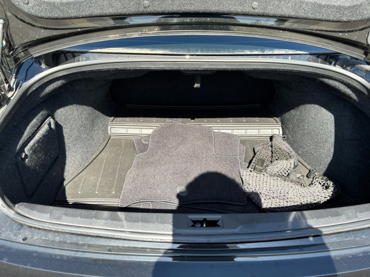 Infiniti Q60 photo 23
