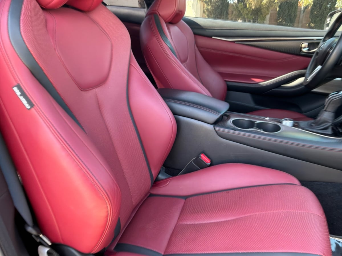 Infiniti Q60 photo 22