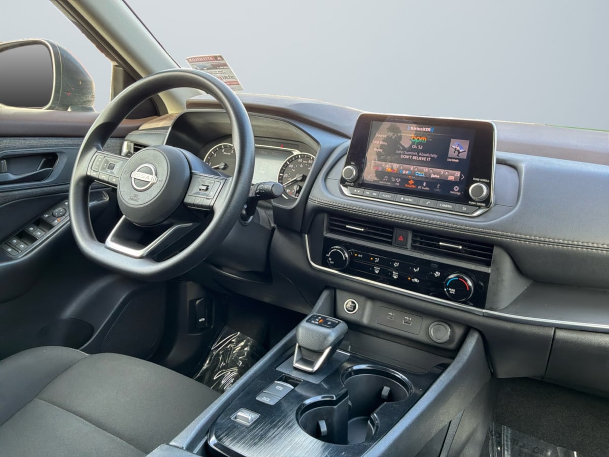 Nissan Rogue photo 14